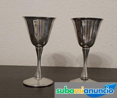 2 copas de vino in miniaturas ,silver plate ,hechas en italia