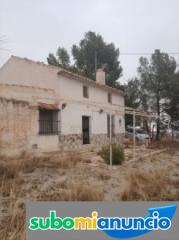 Casa Rural con 15000 m2 de terreno en Caravaca