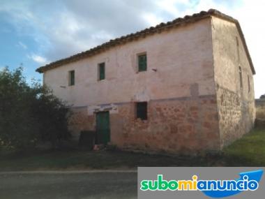 Se vende casa de pueblo a reformar.