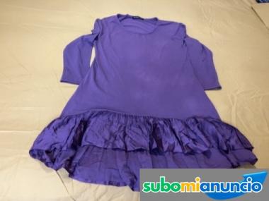 Vestido con volante color berenjena