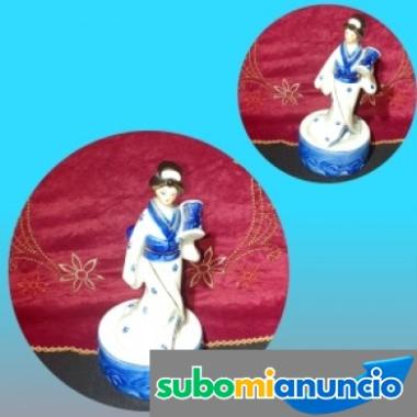 FIGURA DE PORCELANA CHINA caja de m