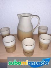 Jarra de ceramica decorada con 5 vasos