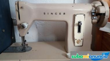 Maquina de coser Singer