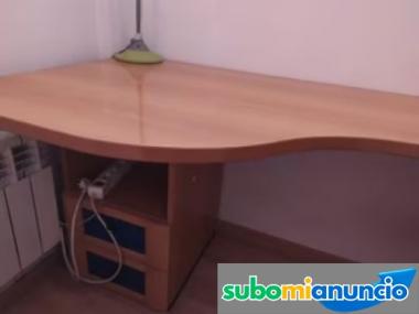 Mesa escrito con silla