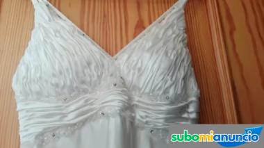 Vestido de novia atemporal tipo slipdres